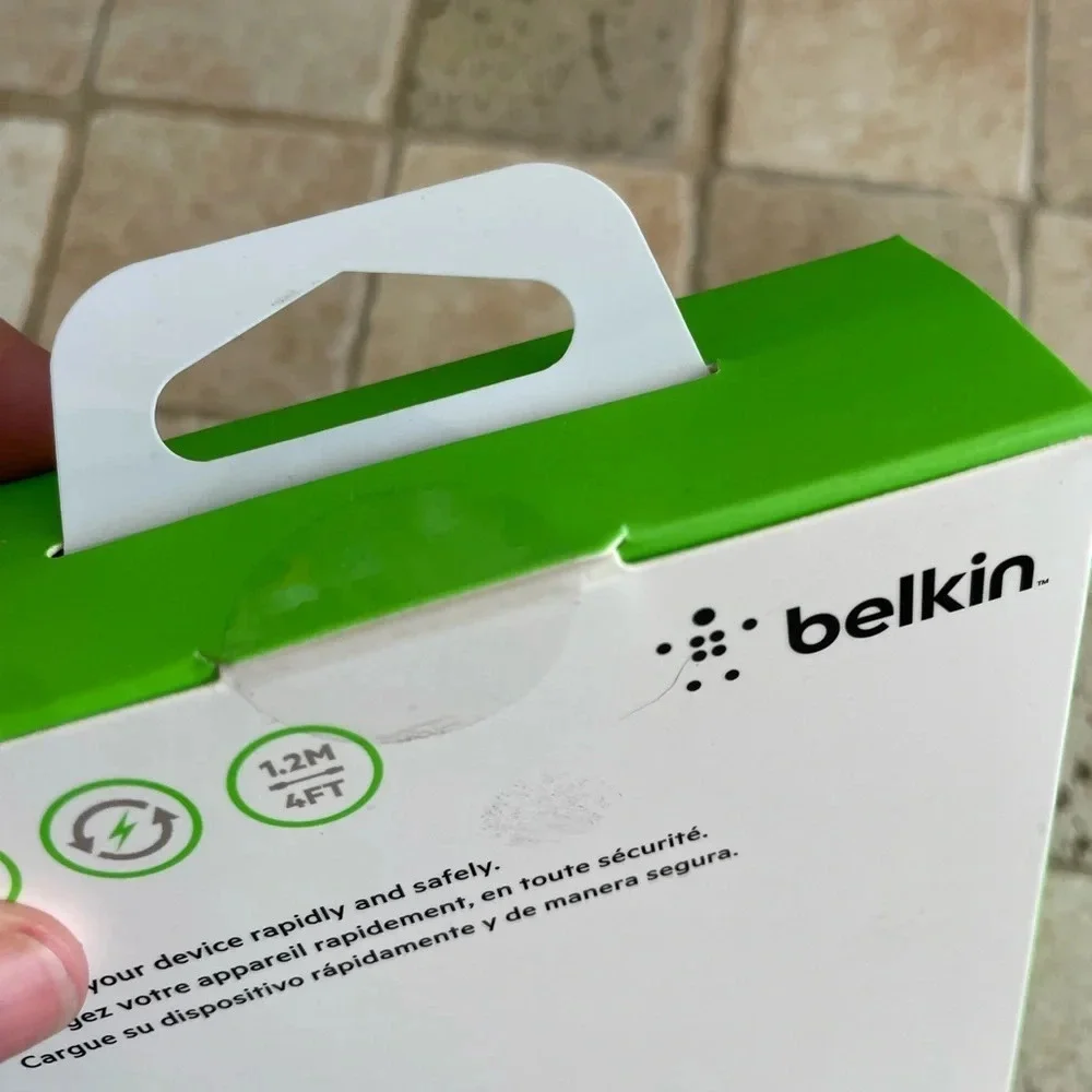 NWT Belkin Home Charger and Cable 10W 2.1 Amp 10W USB-A Wall Charger + Micro-USB
